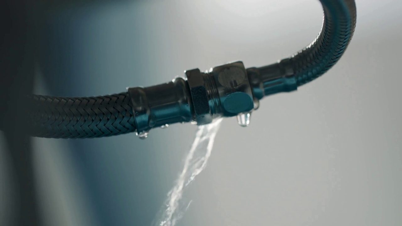 Liquid Leaks — VDL1