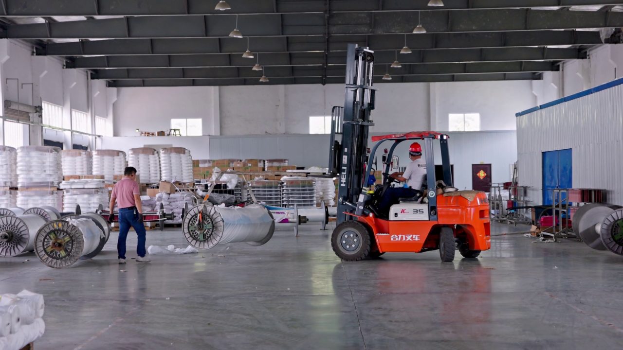 Pedestrians in Forklift Routes — PRE1